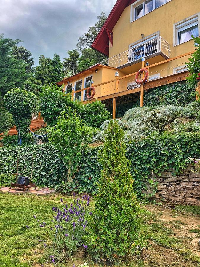 Borostyán Bed and breakfast