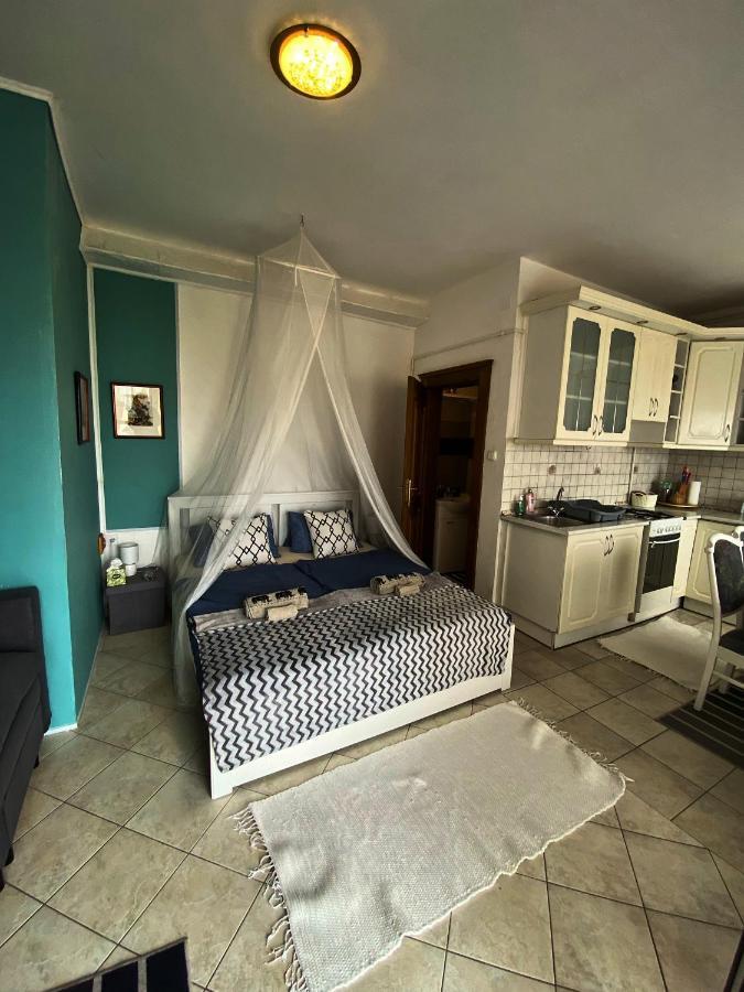 Borostyán Bed & Breakfast *