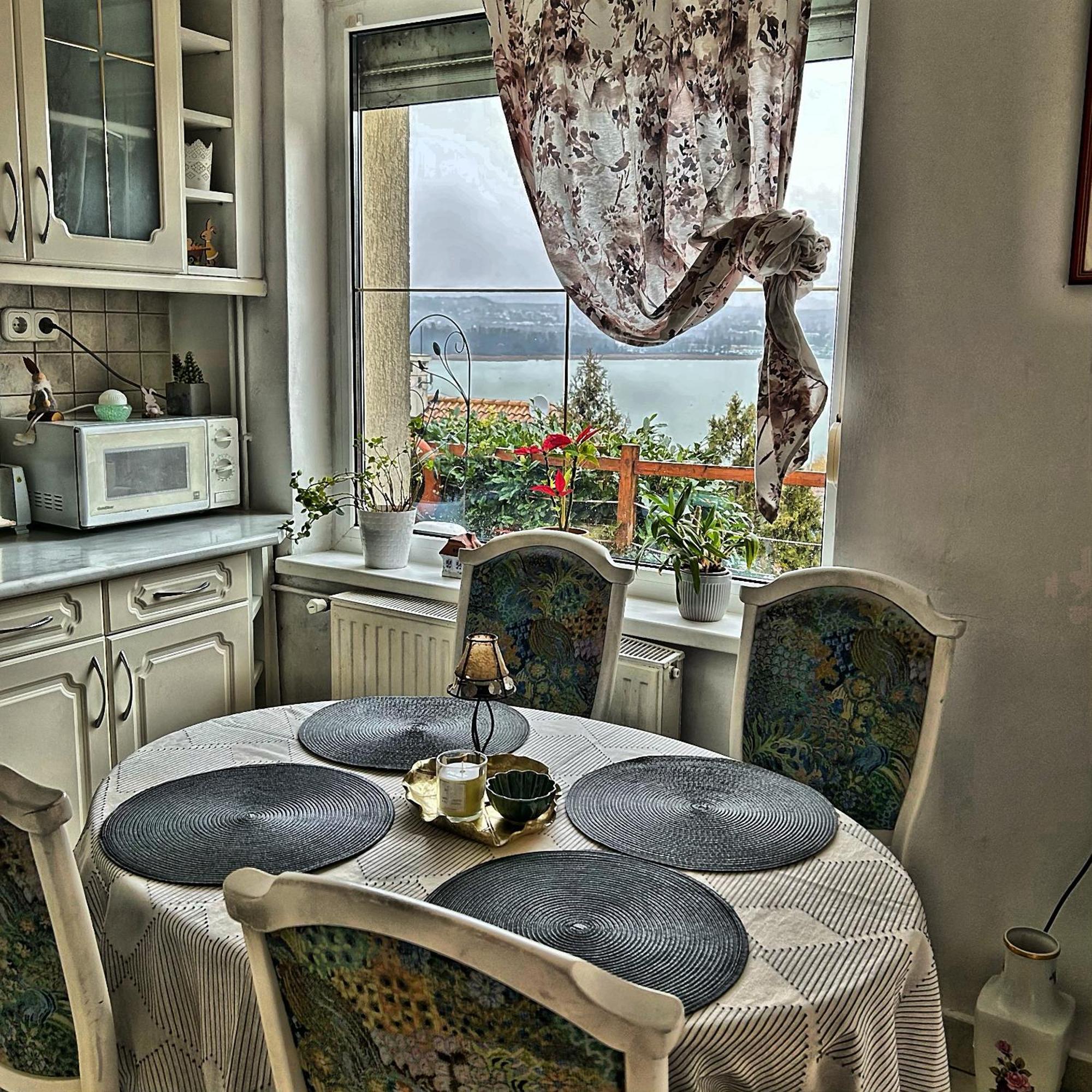 Borostyan Couette-café